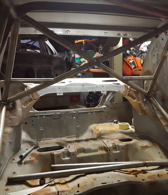lassen aan een rallywagen