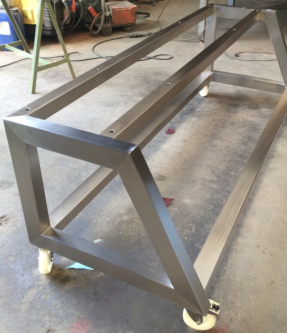 mobiele inox tafel onderstel door valcke olivier