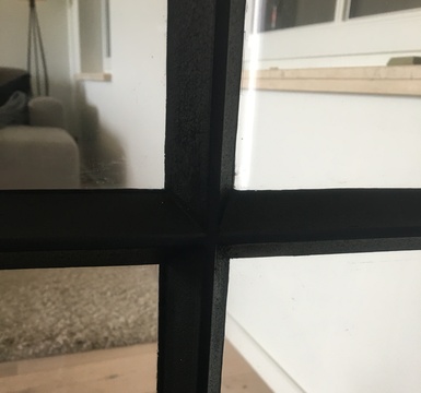 stalen deur met leuningen 