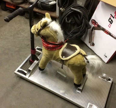flying horse step in aluminium gemaakt door valcke olivier