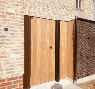 Geautomatiseerde houten draaipoort 