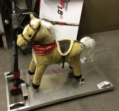 flying horse step in aluminium gemaakt door valcke olivier